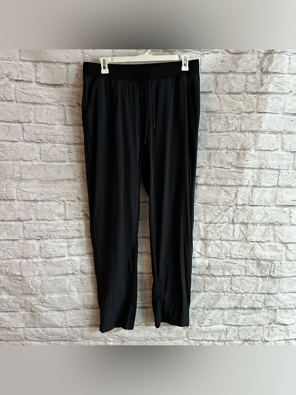 Preowned Lululemon Mens Black Joggers Sweatpant Size Xl Preowned Lululemon Mens Black Joggers Sweatpant Size Xl